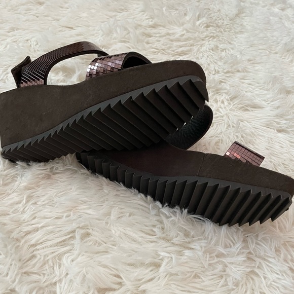 Gorgeous Pedro Garcia shiny platform sandals - Picture 9 of 10